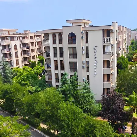 Апартамент Attractive Studio-apartment In Sunny Cascadas Family