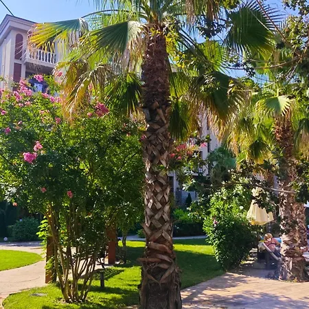 Апартамент Attractive Studio-apartment In Sunny Cascadas Family *