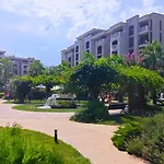 Attractive Studio-apartment In Sunny Cascadas Family 아파트